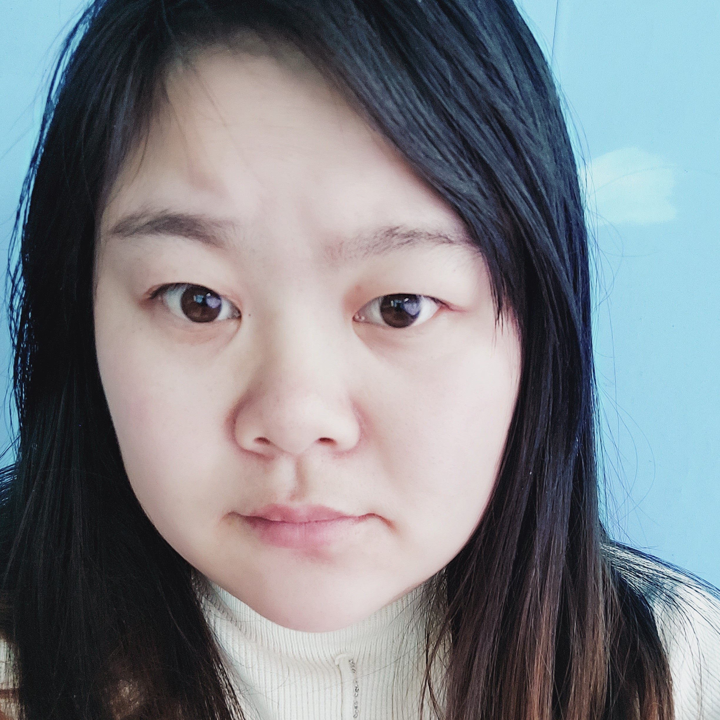 端庄浅吻青衫的照片
