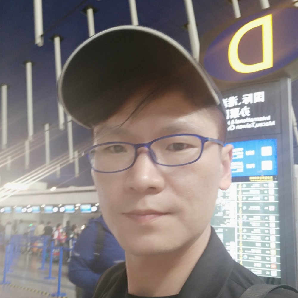 周兴 先生的照片