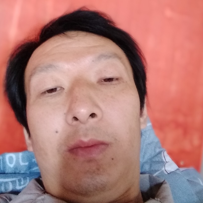 呆萌踢百褶裙的照片