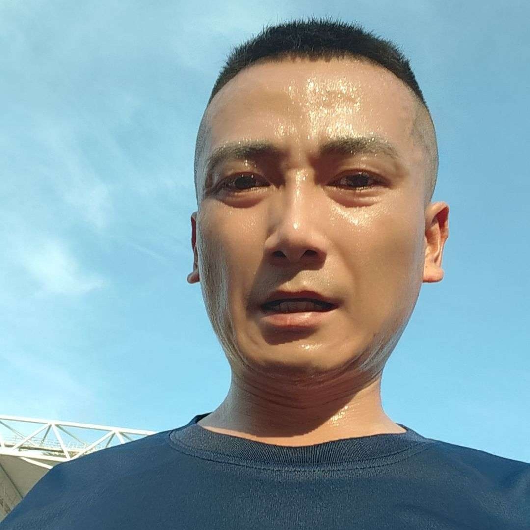 等待光明的照片