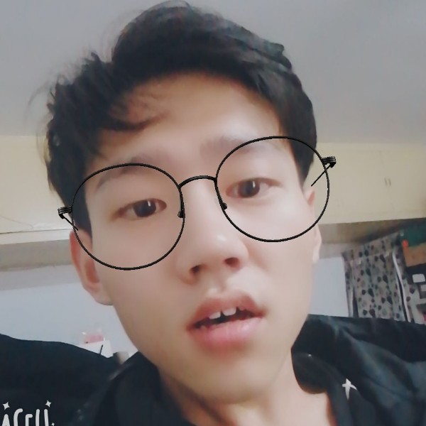 飞机场加油的照片