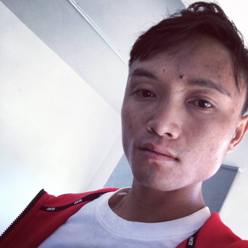 月饼深拥坦率的照片