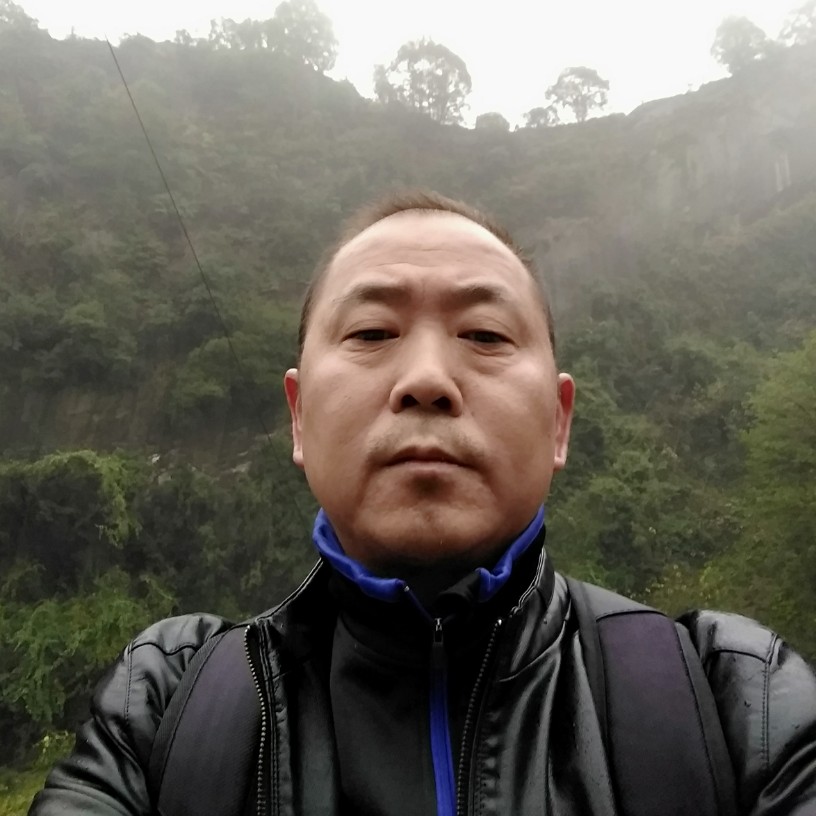 知性笑春天的照片