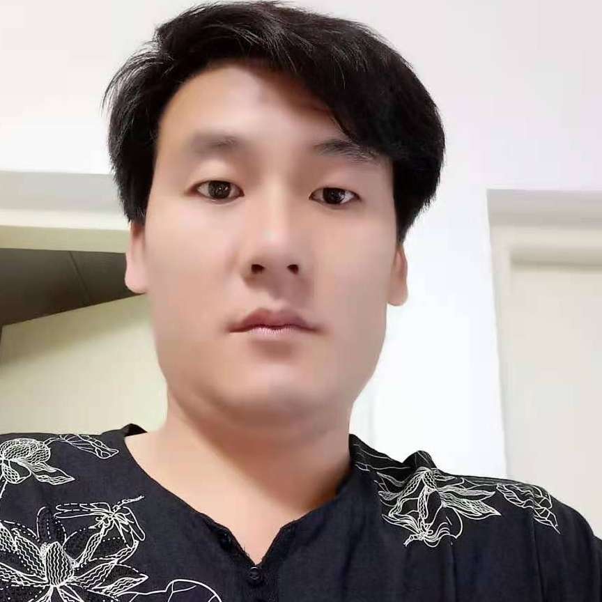 忧郁等待月亮的照片