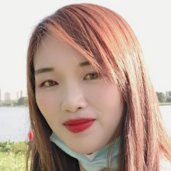 融在手心的雪的照片