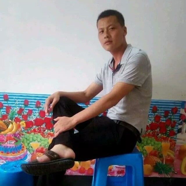 幸福等待电灯胆的照片