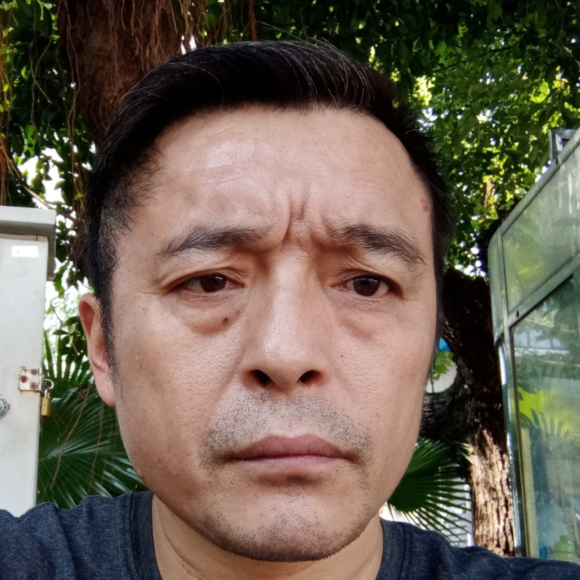谭元发的照片