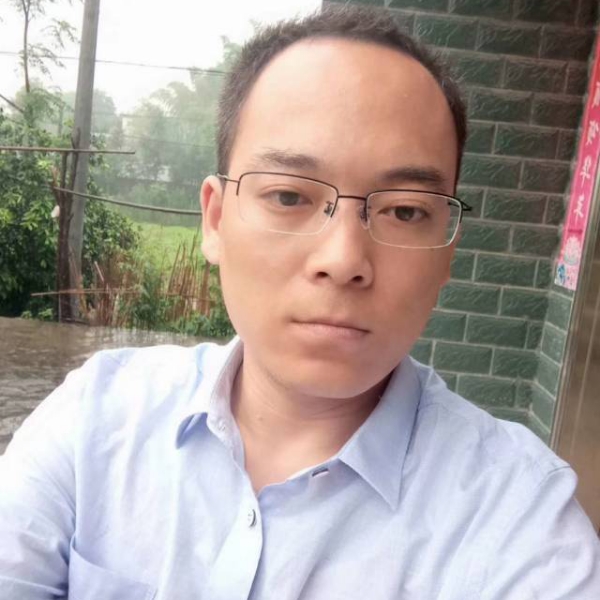 亮亮青年的照片