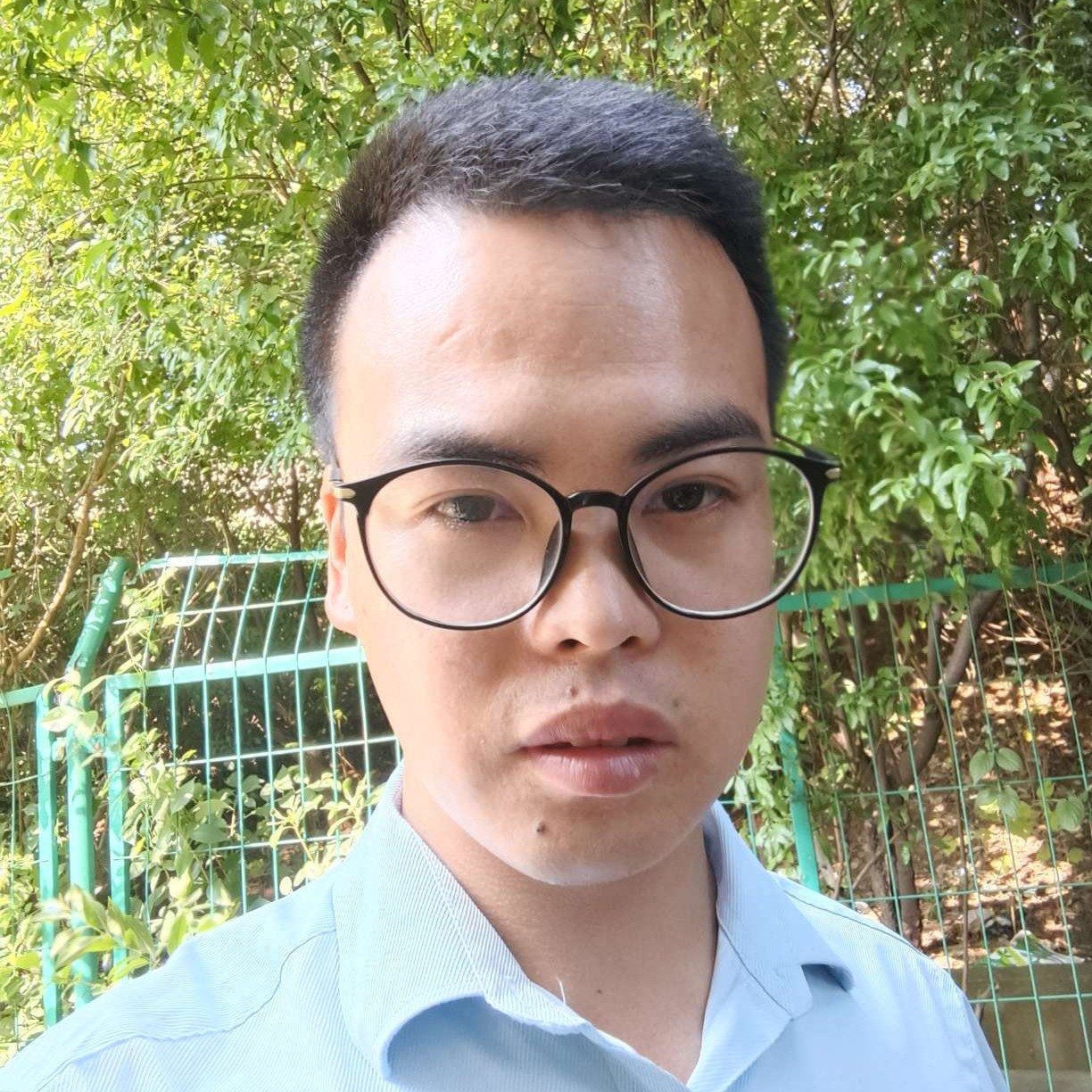 招牌哭泣的照片