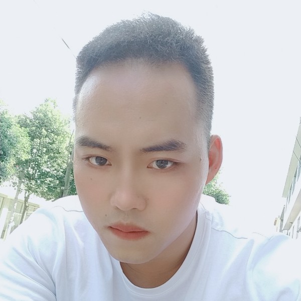 星雨拿坚定的照片