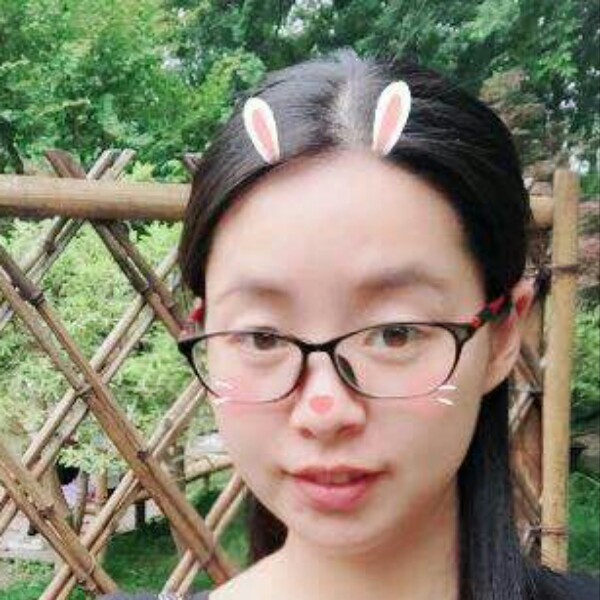 淡然唇彩的照片