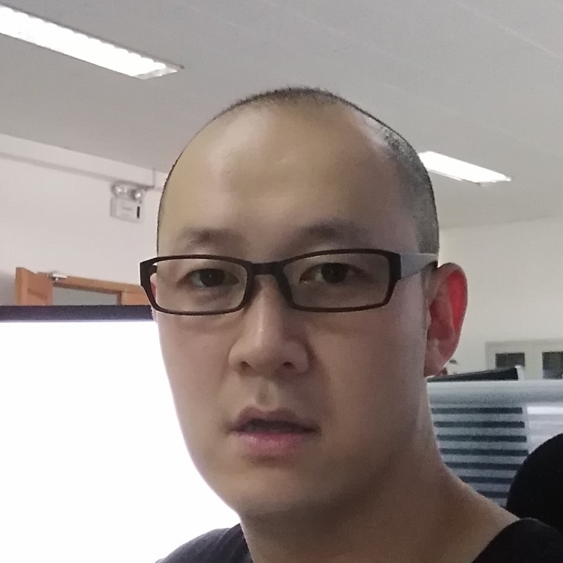 衬衫挽手无心的照片