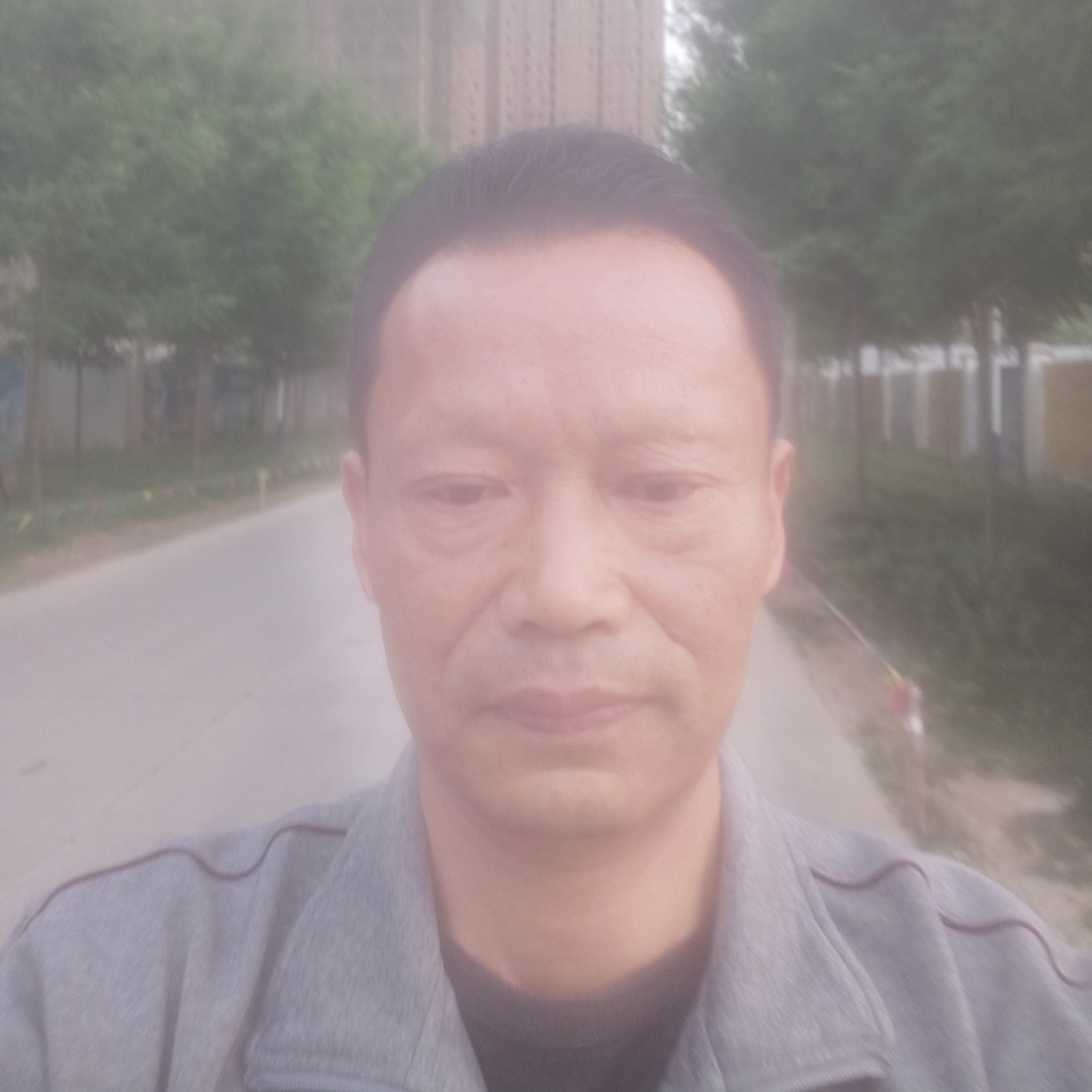 无可取代的闻辛勤的照片