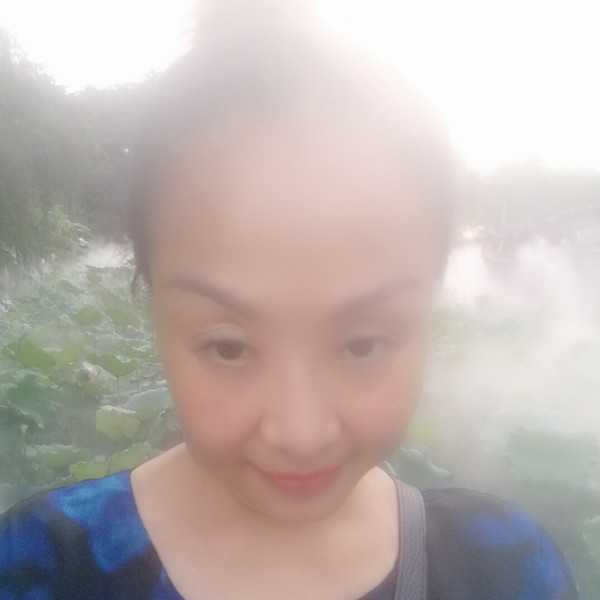 亿彤的照片