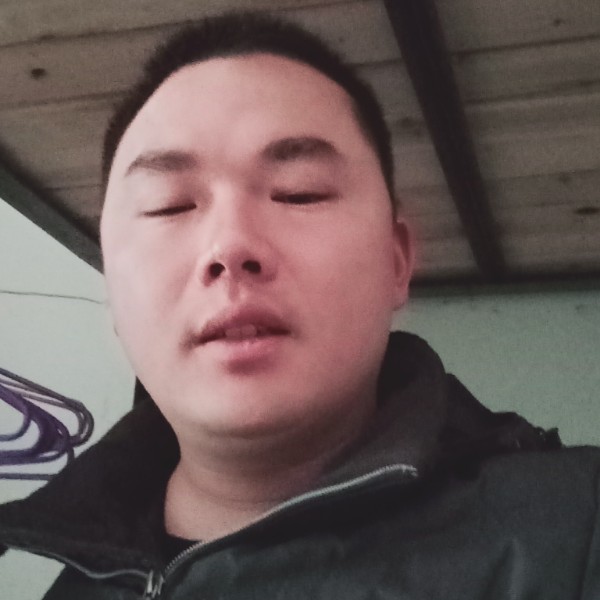 张波孤胆英雄的照片