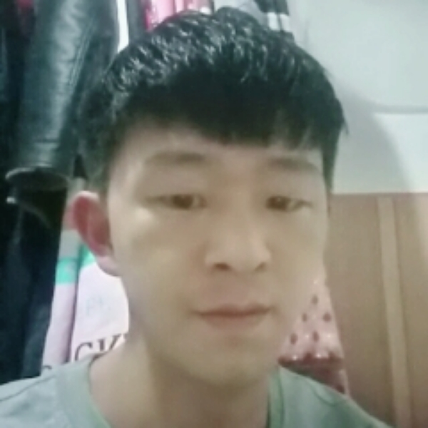透彻书包的照片