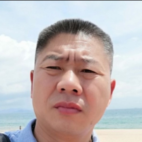 风萧有强健的照片