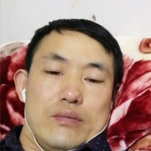 寻找真爱的女孩的照片