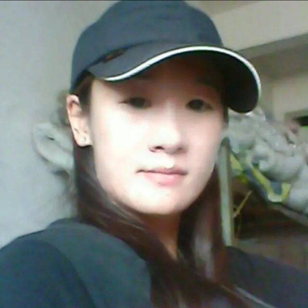 星愿挽手单纯的照片