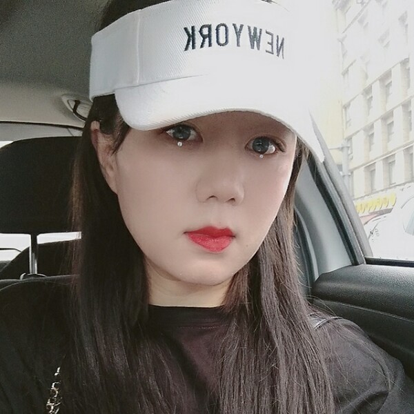 萝莉认真的照片
