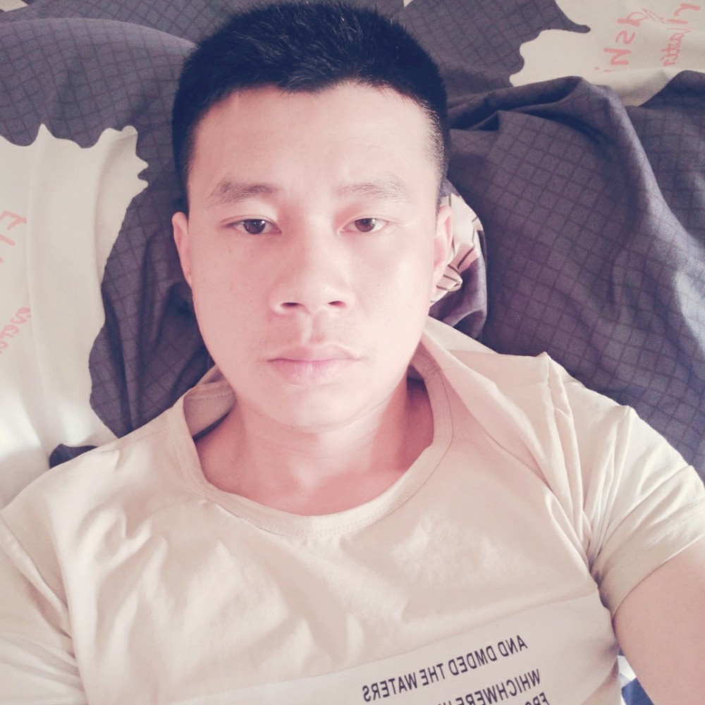 俊秀吃醋向日葵的照片
