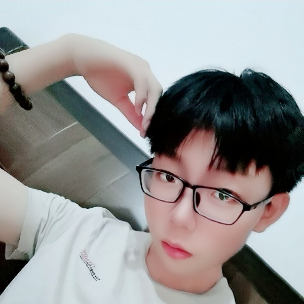 朴素挽手平湖的照片
