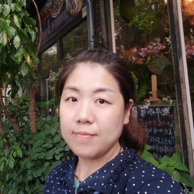 平淡碧影的照片