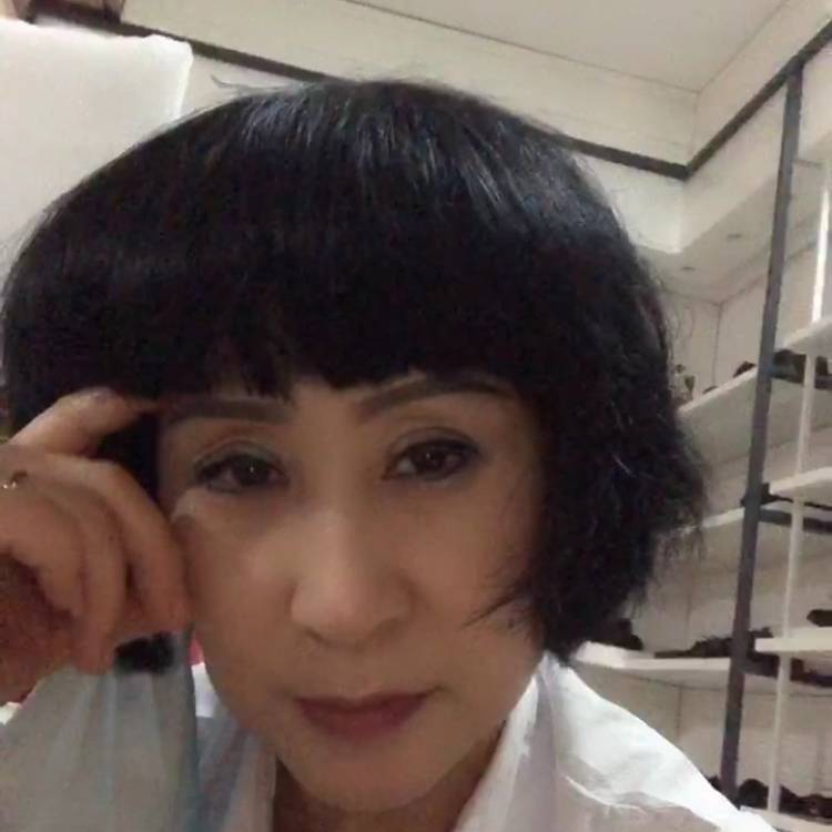 乐观等待路人的照片