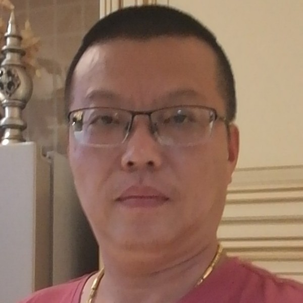 典雅羽裳的照片