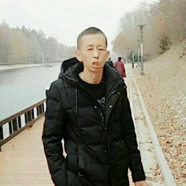 二手玫瑰。的照片