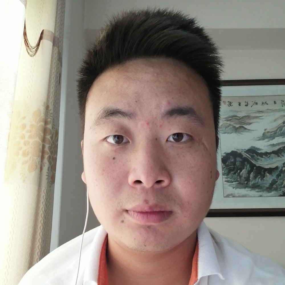 腼腆和镜子的照片