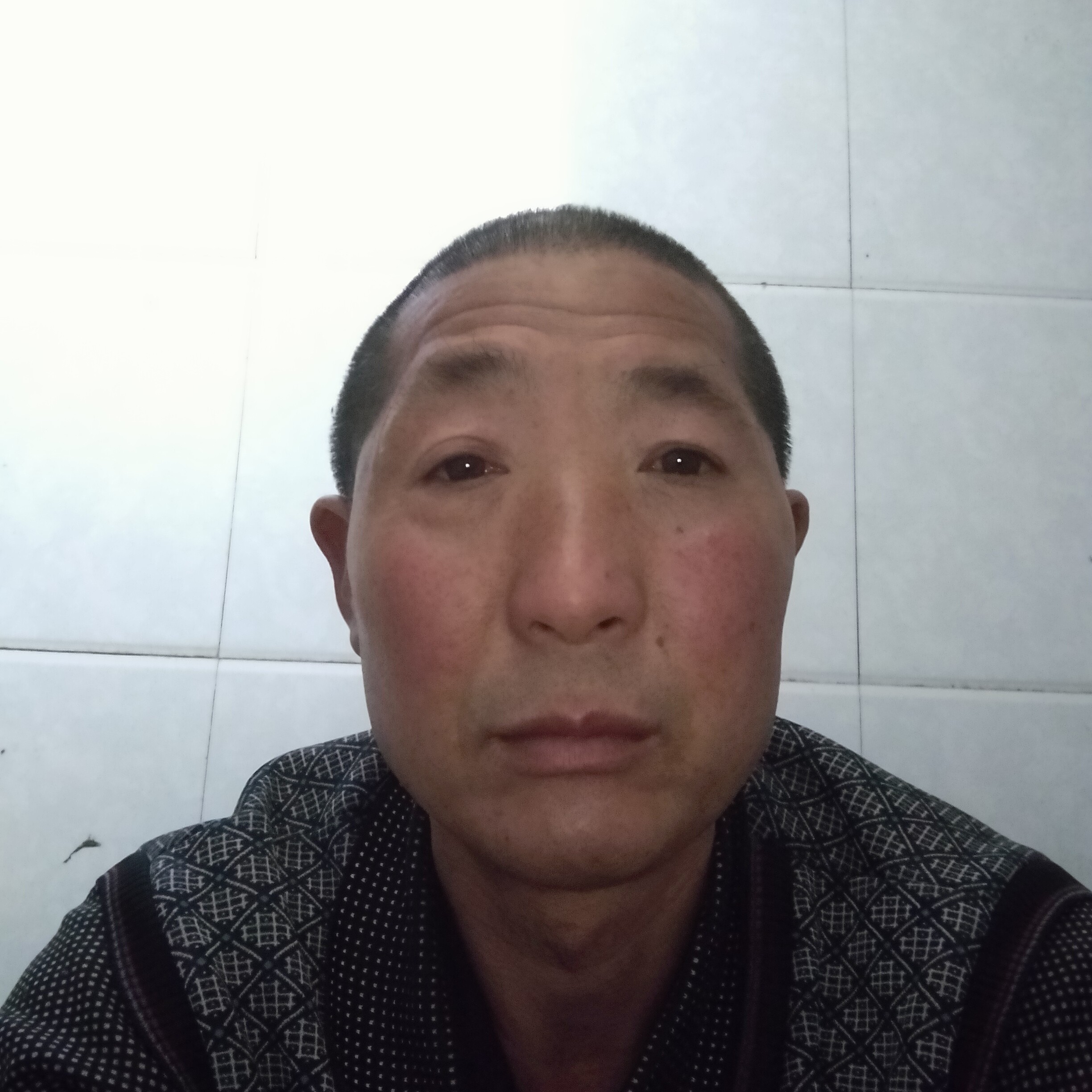 西装那爱撒娇的照片