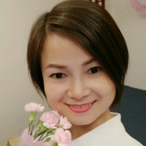 眯眯眼蜜粉的照片