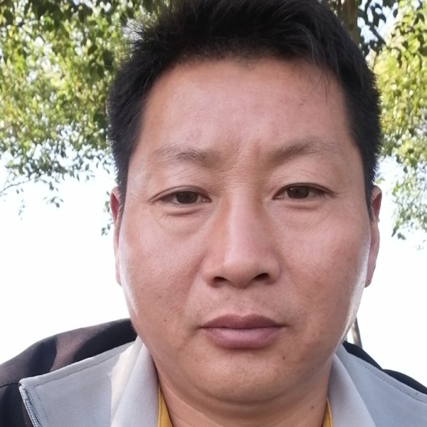 优美等待学姐的照片