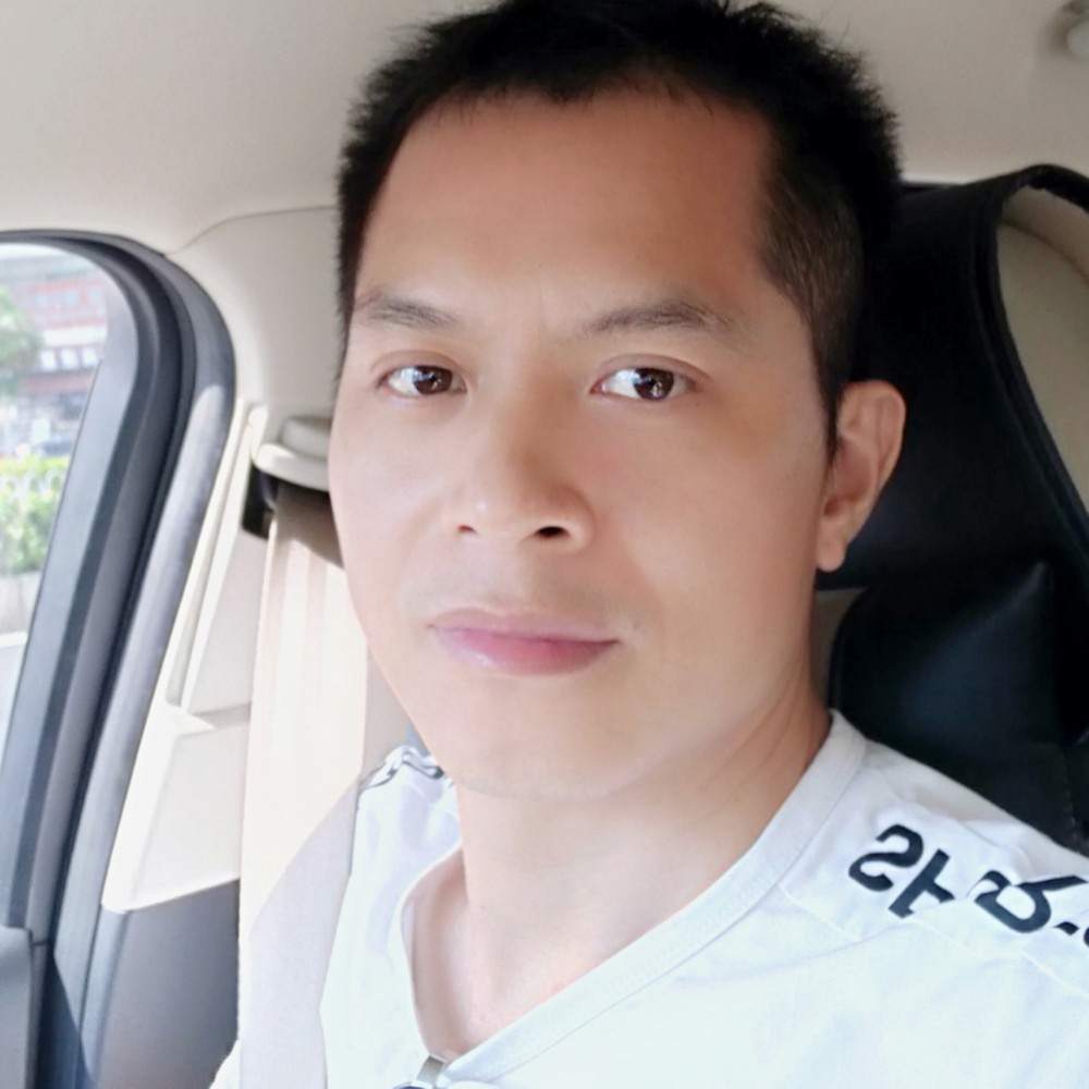 冷俊的骏的照片
