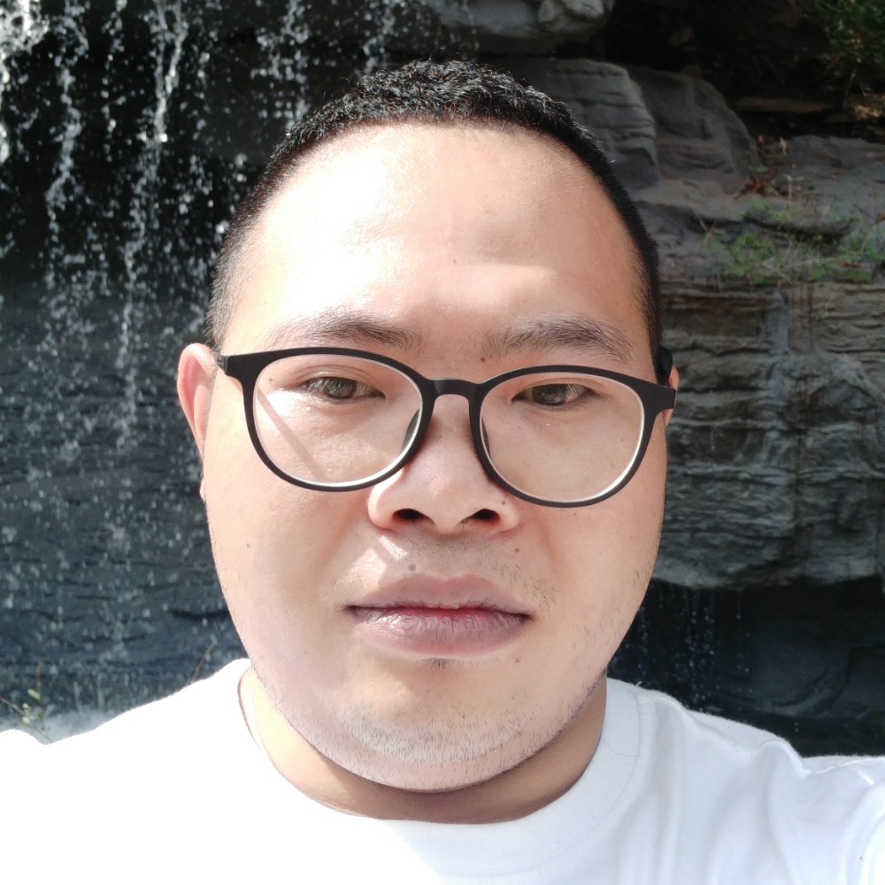 李天野的照片
