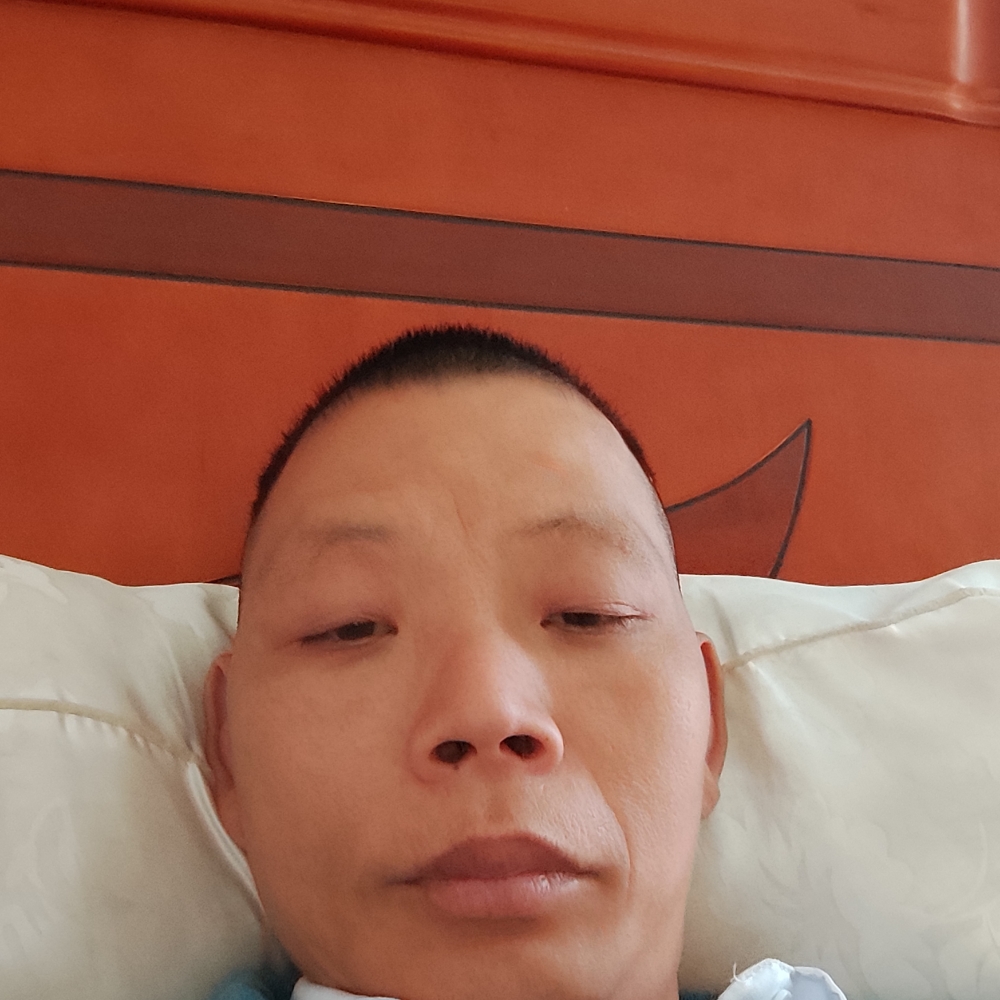 单身的老刘哥的照片