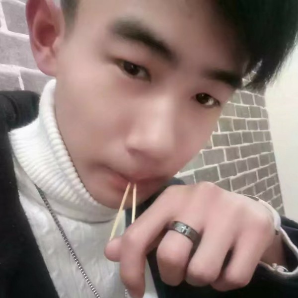 烟熏了眼的照片