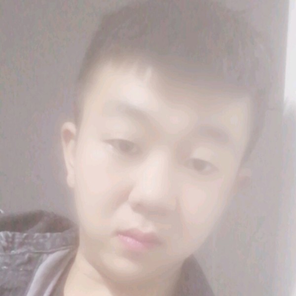 长颈鹿忧伤的照片