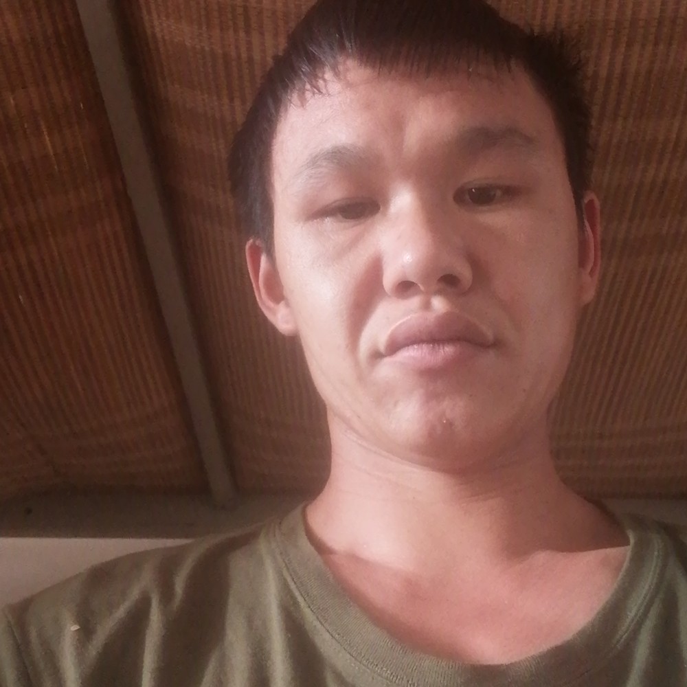 钢铁侠泪了风中的照片