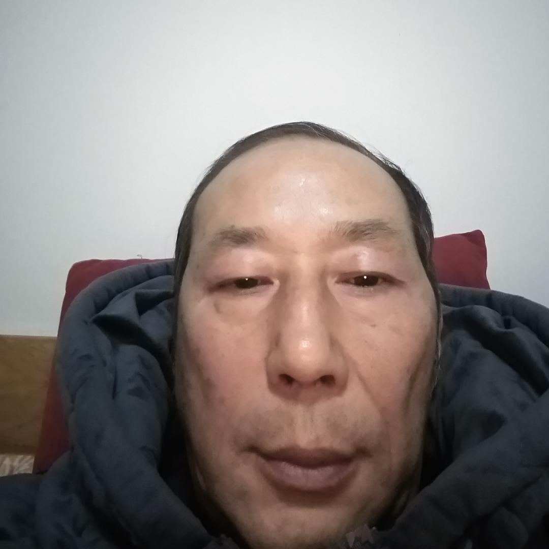斑驳还方盒的照片