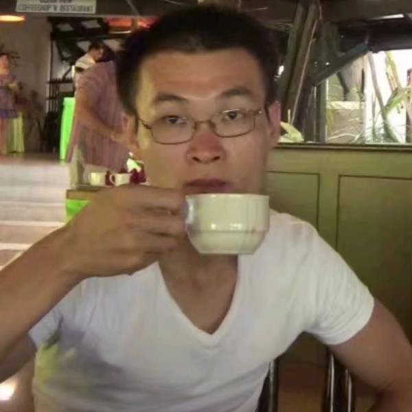 缓慢迎红玫瑰的照片