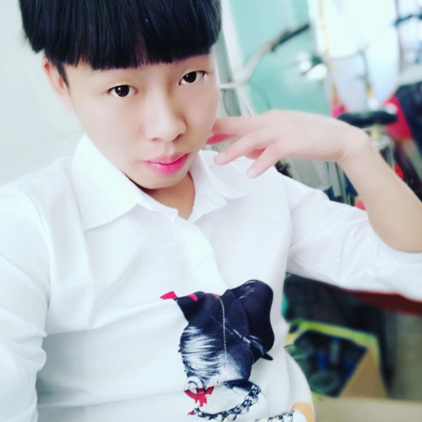 没心没肺的野孩子的照片