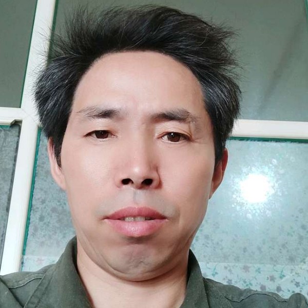 黄小叔的照片