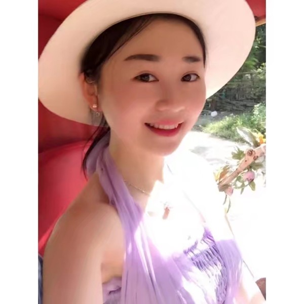 一枚快乐的小姑娘的照片