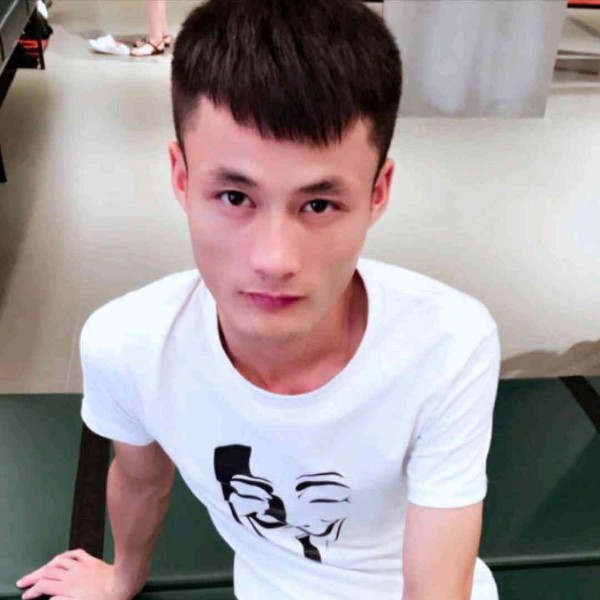 所谓伊人如梦的照片