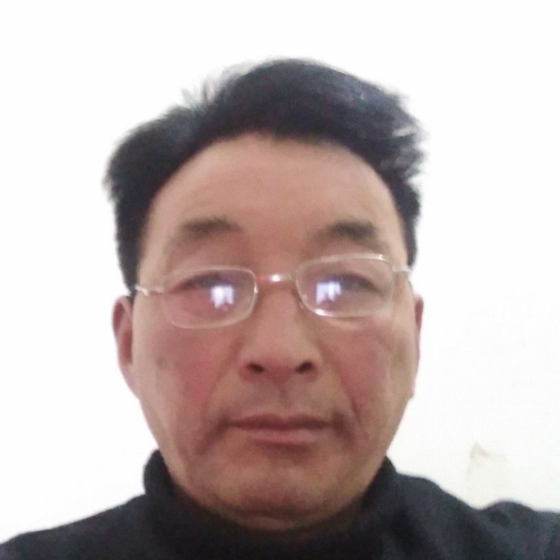 月光下的微笑的照片