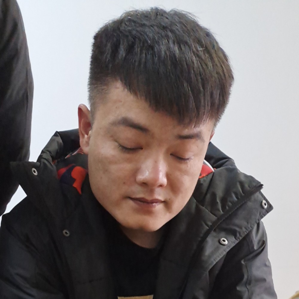 崖悔深拥丰富的照片