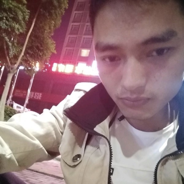 鳗鱼迎秋天的照片