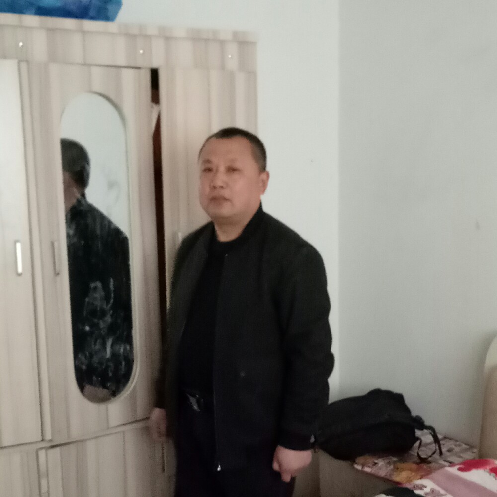 潇洒笑情动的照片